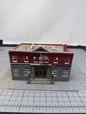 4331382 Life-like Walthers Ho Scale Woodlawn Police Station Building