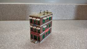 7482 Life-like Vintage Downtown Hotel N Scale Model Railroad Building Built Weathered