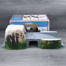 08706 Life-like 8706 Ho Scale Twin Peaks Overpass Mountains - Missing 1 Cap