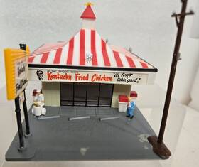 933-1394 Life-like Ho Scale 1394 Kentucky Fried Chicken Built