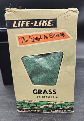 S107s Life-like Grass Scenery Model Train Vintage