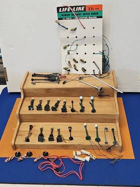 S505k Life-like Ho Scale Light Up Gas Lights And Others Assortment Untested Lot As Is