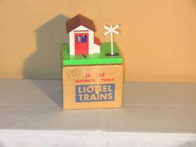 145c Lionel 018100302733 Postwar 145 Gateman And Controller Works Great 1952-57