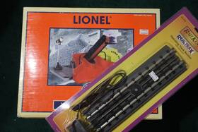 Lionel 023922140043 Operating Coal Loader And A Mth Track Section