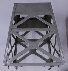 165-1 Lionel Gray Magnetic Crane Tower 165-1 Lionel Gray Magnetic Crane Tower