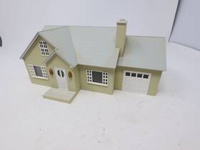 2176-15 Lionel Used O Suburban House Read Description