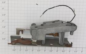 3472-33 Lionel Complete Milk Car Mechanism Without Figure