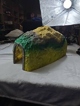 6016868000 Lionel Large Fiberglass Resin Tunnel Colorful