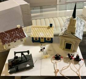 Eh594 Lionel O Scale Oil Pump And Building Lot Nice Condition Houses Church Lights