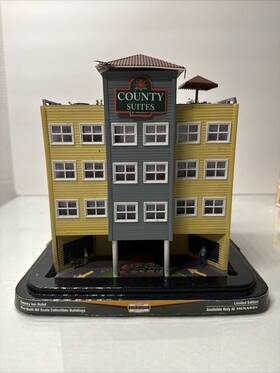 279-4427 Lionel / Menards County Suites Inn Hotel Train Layout Building Lighted Led O Gauge Read 279-4427 Lionel / Menards County Suites Inn Hotel Train Layout Building Lighted Led O Gauge Read