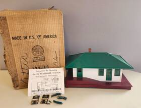 No-132 Lionel No. 132 Illuminated Passenger Station Excellent Used Condition With Box No-132 Lionel No. 132 Illuminated Passenger Station Excellent Used Condition With Box