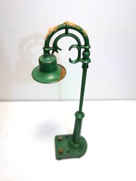 Prewar-1922-1942 Lionel O Scale #58 Green Street Light Lamp Post
