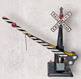 6-19500 Marx Vintage O Gauge Operating Railroad Crossing Gate Signal Arm Electric Tested