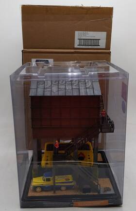 275-9271 Menards O Gauge Sootys Coal Tipple Ln/box