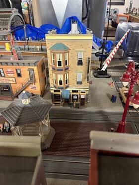 Br5823 Menards Scale J.m. Cobbler Shop With Interior Lighting Box