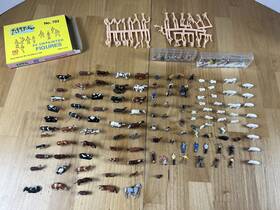 Merten 041032203850 People / Figures Animals Live Stock Horses Cattle Ho Scale 150 Skiers