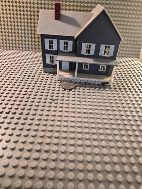 Model Power 037135004894 489 Ho Scale Mr. And Mrs. Diggers House For Train