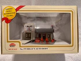 Model Power 037135005754 #575 Ho Scale Billys Auto Body Built Up Building
