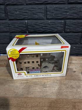 Model Power 037135005792 579 Ho Scale Built-up Urban Renewal Building