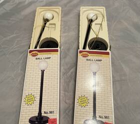 Model Power 037135009813 981 G Scale Ball Head Street Lamp 2 Pack Model Power 037135009813 981 G Scale Ball Head Street Lamp 2 Pack