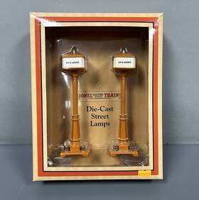 11-90085 Mth #57 Orange Corner Lamps Set Of 2 Ln/box
