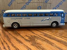 30-50053 Mth Rail King Greyhound - Wheeling Die-cast Bus #1956