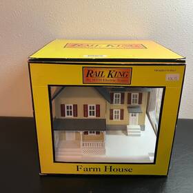 30-90116 Mth Rail King Farm House Lighted - Tan With Maroon Shutters O Gauge