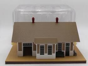 30-90302 Mth O Gauge Tan/green Country Passenger Depot Ln/box 30-90302 Mth O Gauge Tan/green Country Passenger Depot Ln/box