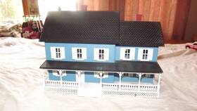 30-9008 Mth / Rail King Mth/rk Railtown Country House- Blue