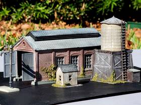 Peco 050881025109 N Scale Built Building Small Engine Shed Facility Lot Weathered