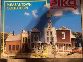 62215 Piko Pleasantown Collection #62215 White Schoolhouse Unassembled Model Building 62215 Piko Pleasantown Collection #62215 White Schoolhouse Unassembled Model Building