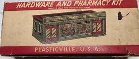 Plasticville 084495020217 O/s Gauge Hardware And Pharmacy Store Dh-2 Kit Vintage