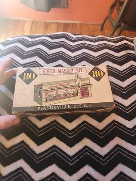 2404-79 Plasticville Unbuilt Train Ho Scale Supermarket Grocery Store Kit &box