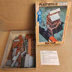 2808-150 Plasticville Ho Scale Coaling Station With Box Snap-fit