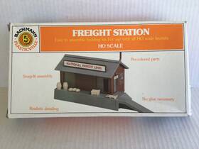 45171 Plasticville Freight Station H.o. Scale Bachmann