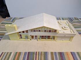 45432 Plasticville Ho Scale Contemporary Style House