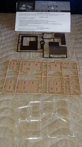 45853 Plasticville N Scale Rural Two Story House