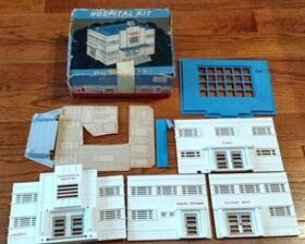 Pv070624-04 Plasticville Hospital O Scale - No Accessories Not Sure If Complete As Is