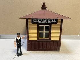 Pola 003261018001 Cherry Hill Shanty Building 1800 G Kit With Figure
