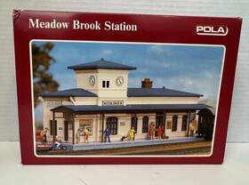11555 Pola Meadow Brook Platform Passenger Station Ho Scale #11555
