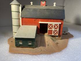 431e456r5-6 Pola N Scale New England Style Barn