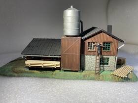 443e913r4-1 Pola N Scale Water Powered Saw Mill With Wood And 2 Figures 443e913r4-1 Pola N Scale Water Powered Saw Mill With Wood And 2 Figures