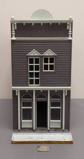G1814 Pola G Scale Mery And Bach Undertaker Building Kit - Assembled G1814 Pola G Scale Mery And Bach Undertaker Building Kit - Assembled