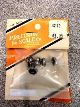 32072 Precision Scale Wheel Set 33 Inch Solid Pointed Axel Ends Metal Ho