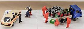 10730 Preiser Ho Scale Figures Vehicles And Drums- Inch Full Haz-mat Scene #10730