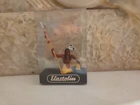 54618 Preiser 29031 #54618 Individual Figure - Native American -sitting Indian Chief