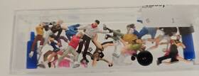 A1899 Preiser Ho Scale People Ice Skaters