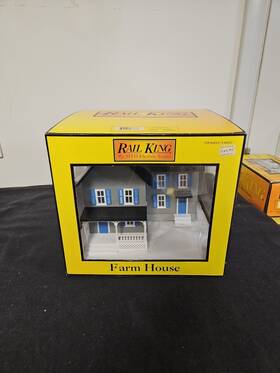 30-90254 Rail King Farm House Gray With Blue Shutters New In Box