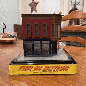 30-90389 Railking By M.t.h. Electric Trains Royal Flush Plumbing Corner Building O Gauge Plastic Lighted Painted