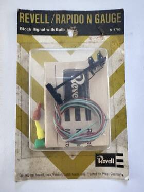 N-4760 Revell Set Of 2 Block Signal With Bulb Both In Box Appear Unused